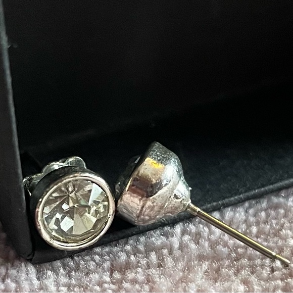 Assorted Earrings. Great bundle item - Picture 3 of 9